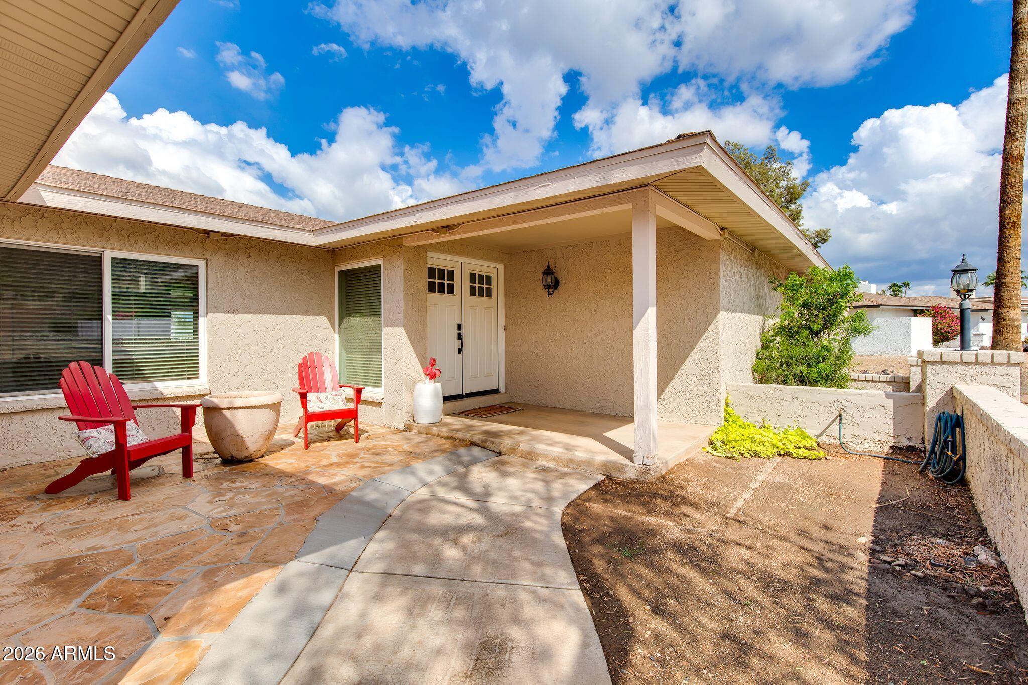 502 W SURREY Avenue