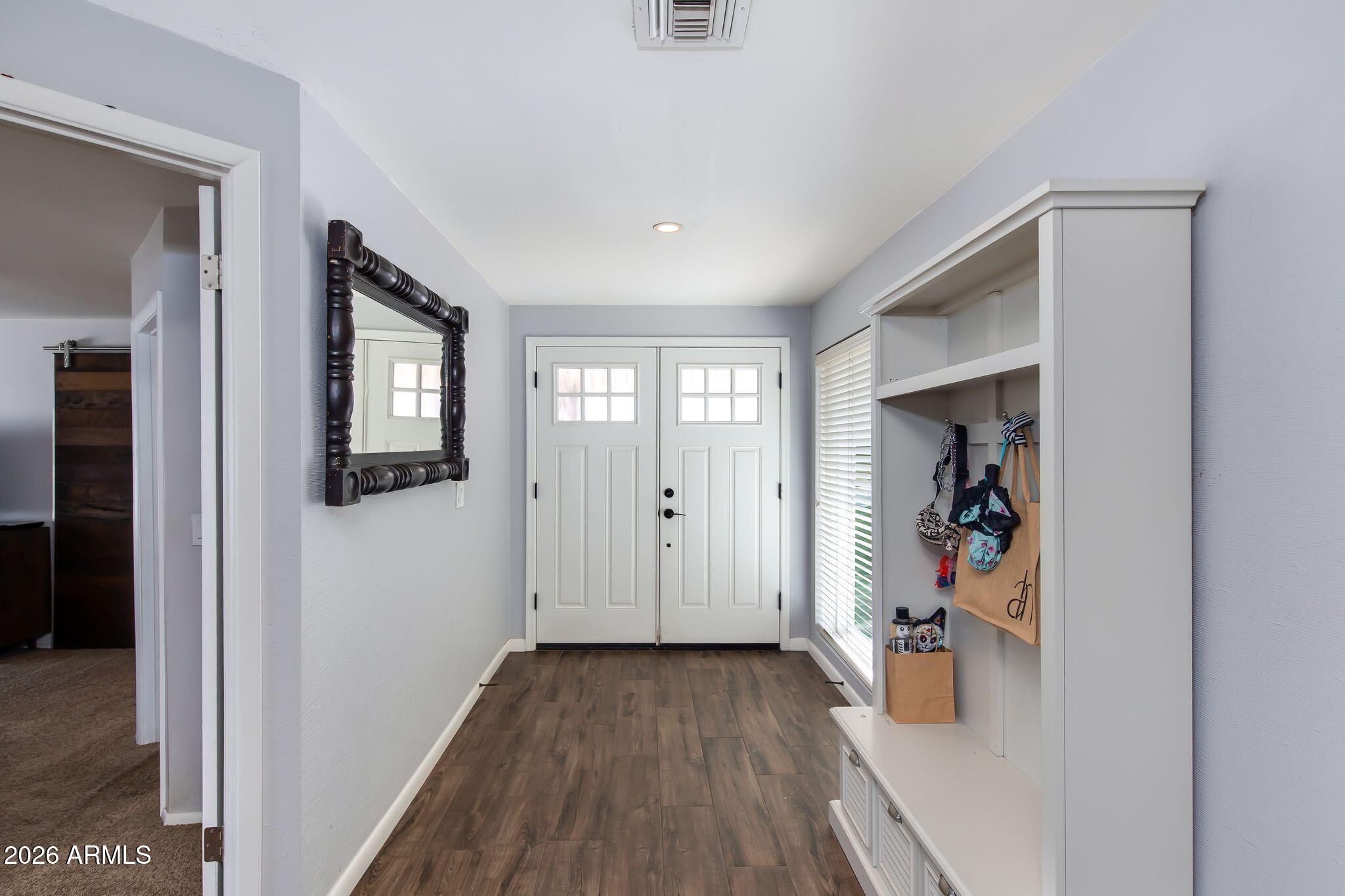 502 W SURREY Avenue
