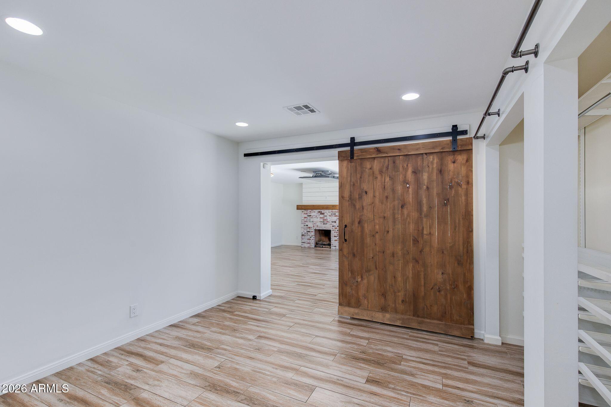 719 W KALER Drive