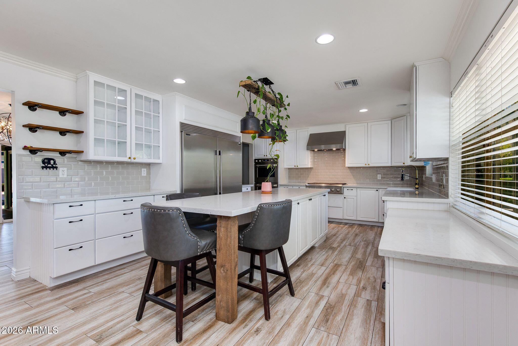 719 W KALER Drive