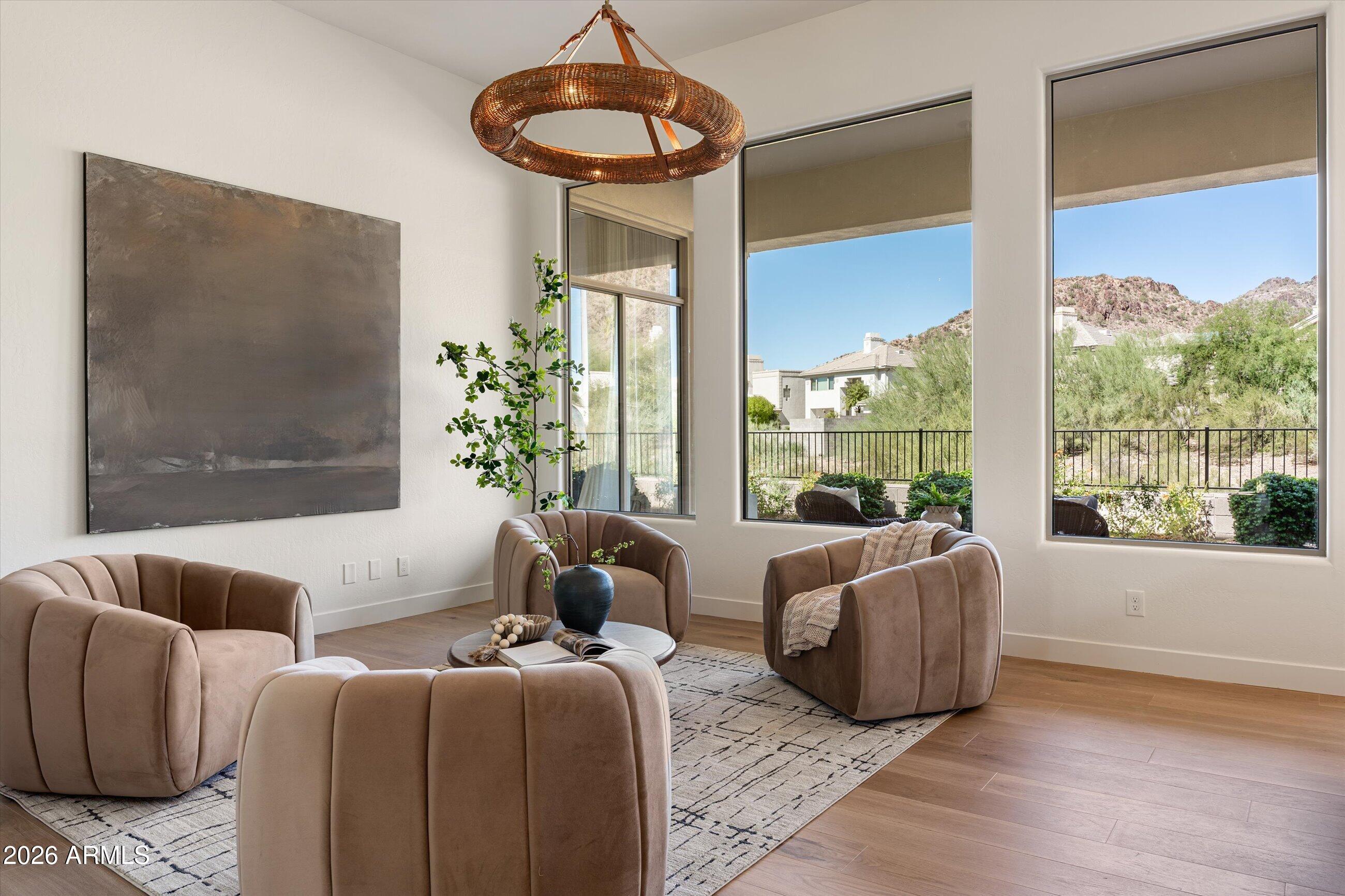 3124 E SQUAW PEAK Circle