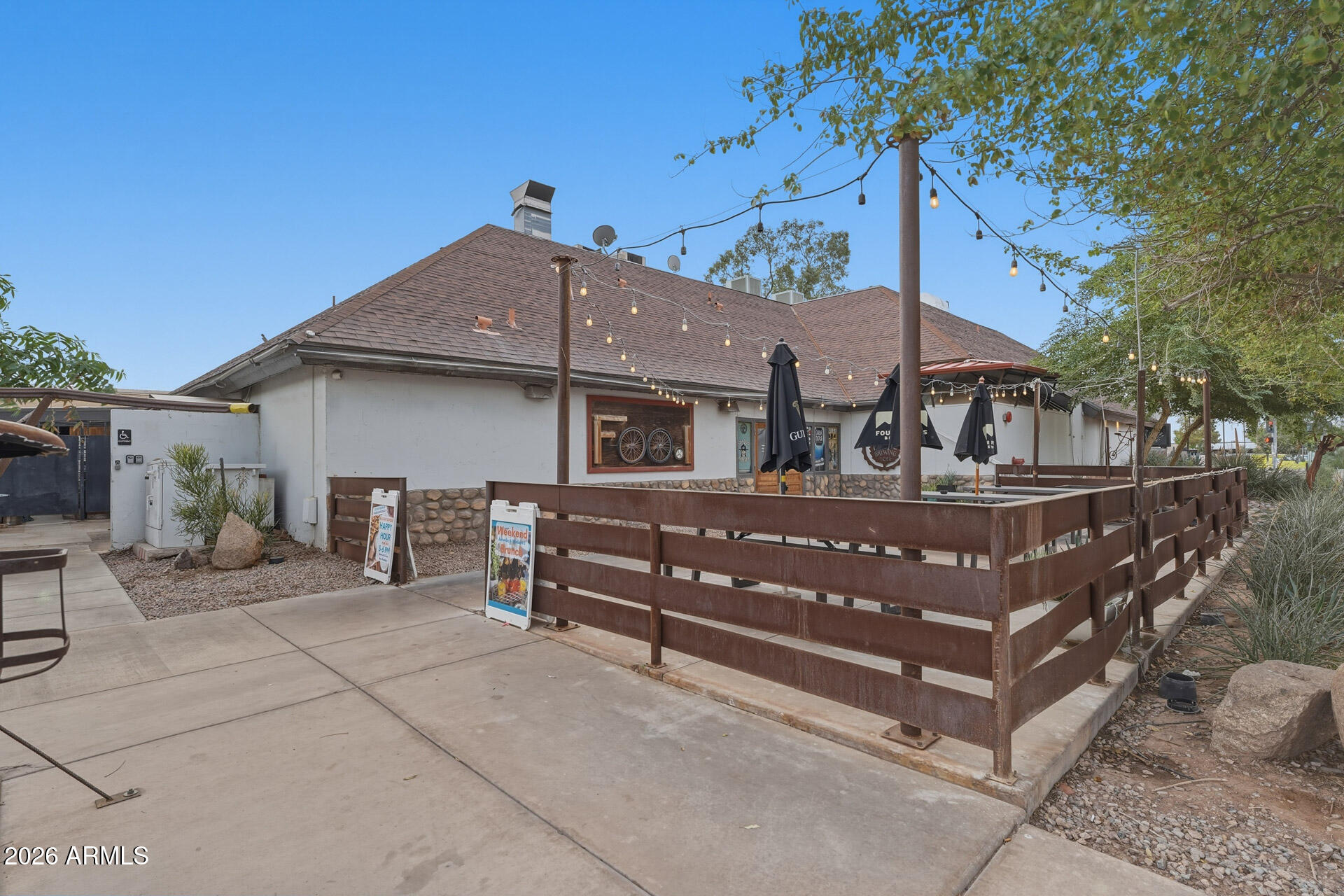 530 W BROADWAY Road