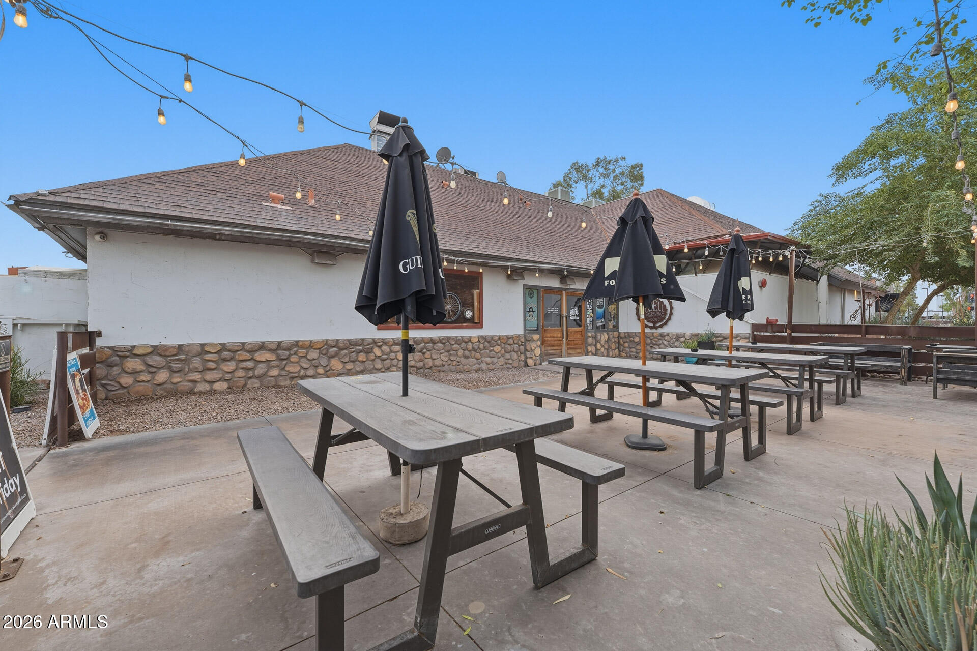 530 W BROADWAY Road