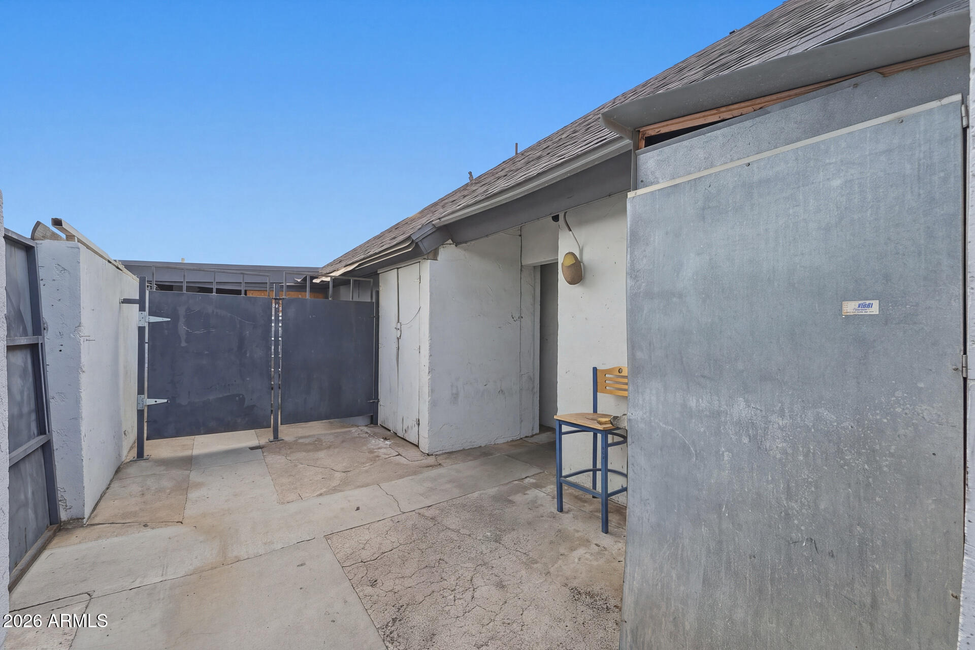 530 W BROADWAY Road