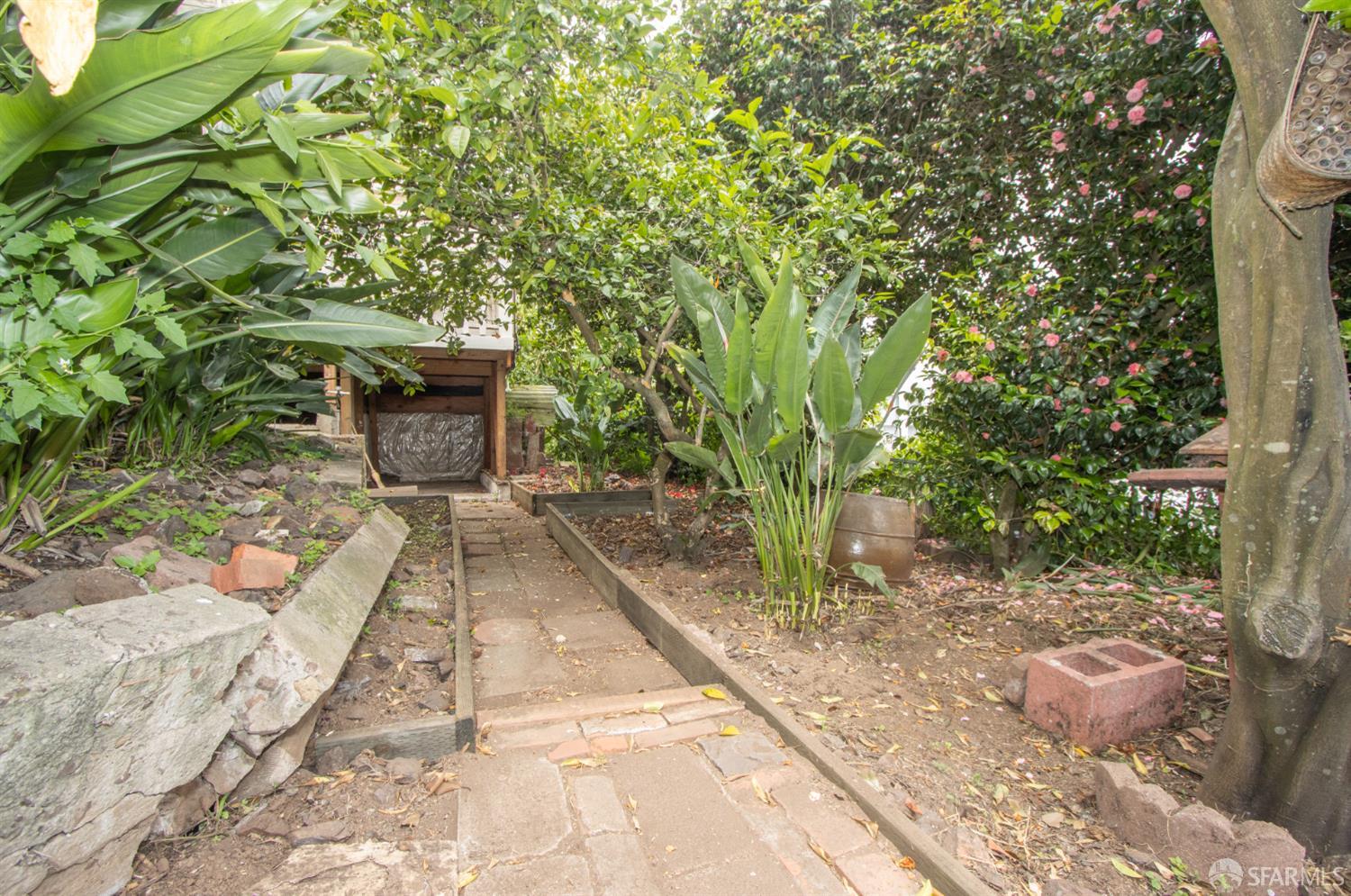 297-299 Corbett Avenue