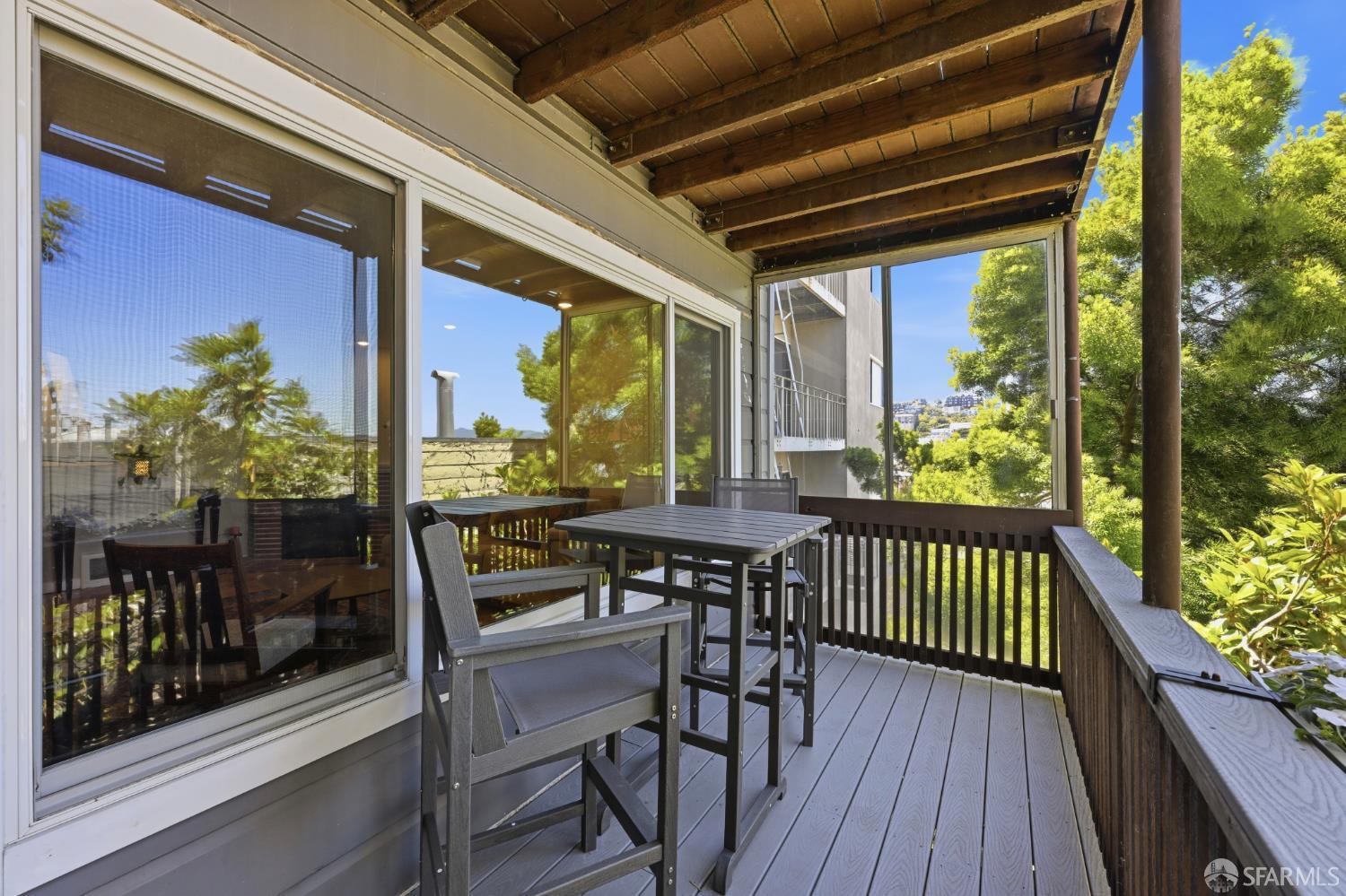 44 San Antonio Place