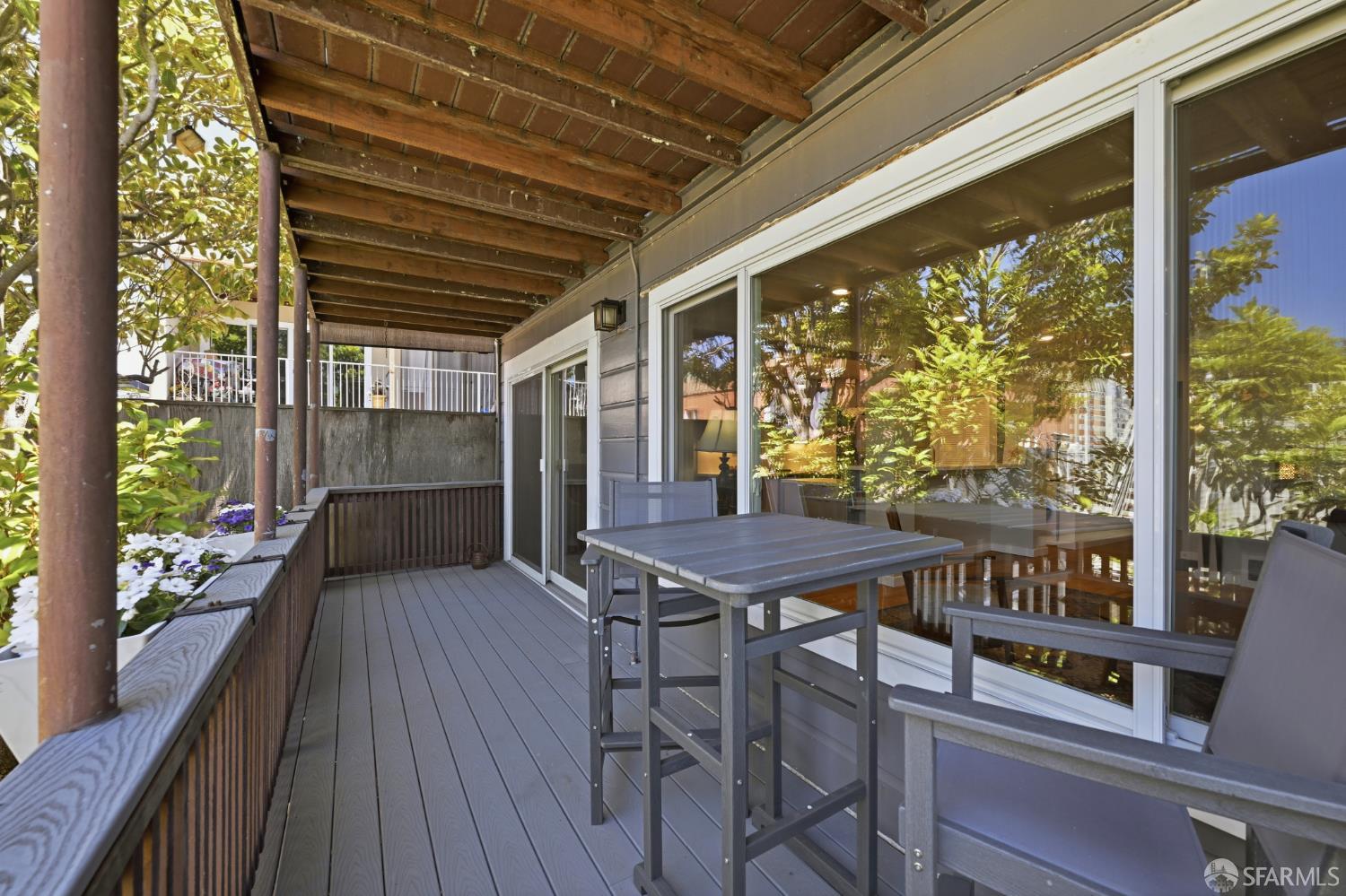 44 San Antonio Place