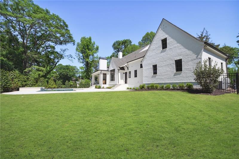 3044 Howell Mill Road NW