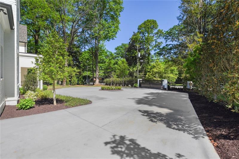 3044 Howell Mill Road NW