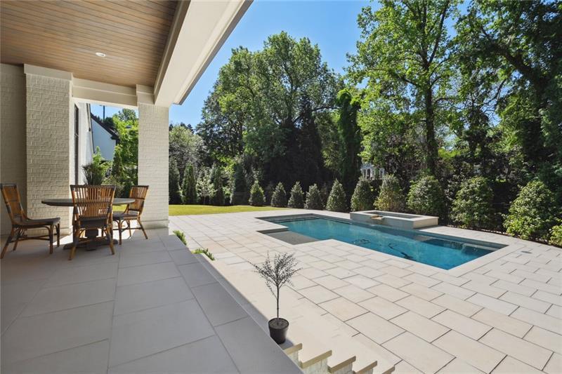 3044 Howell Mill Road NW