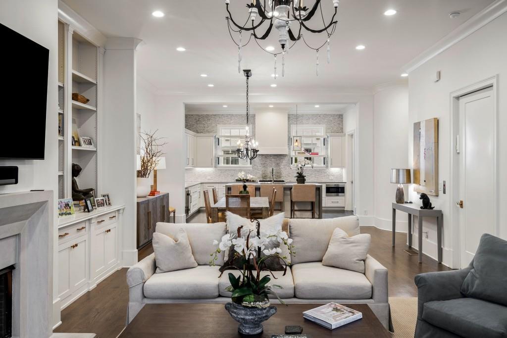 218 Calypso Circle