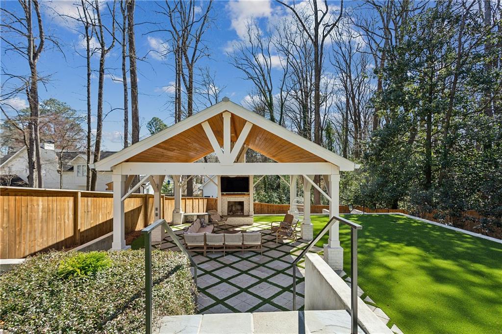 3125 Peachtree Drive NE