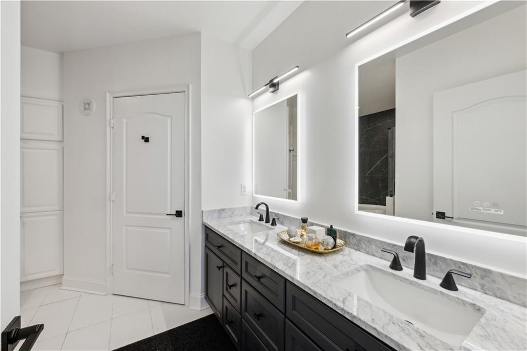 2828 Peachtree Road NW Unit 1701