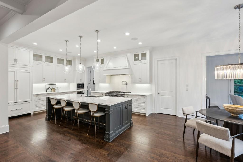 369 Pinecrest Road NE