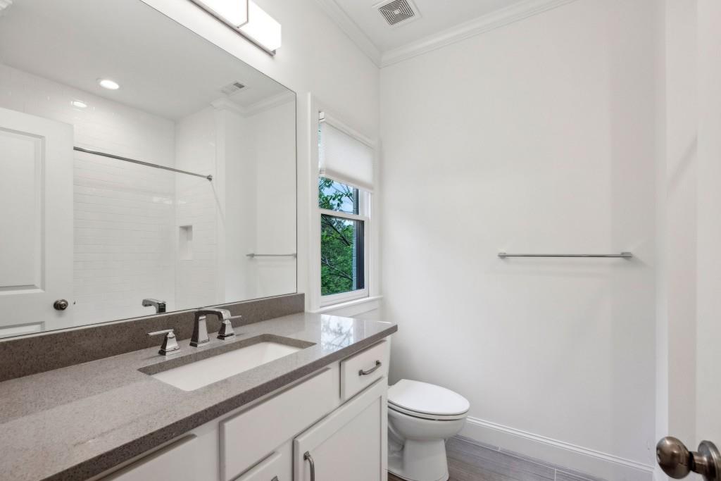 369 Pinecrest Road NE