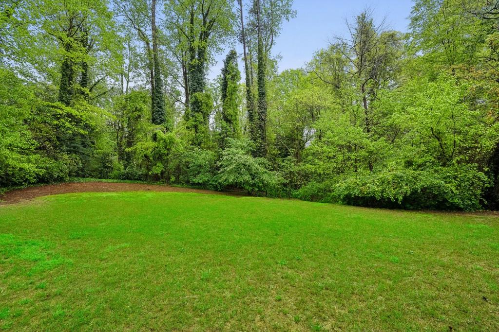 369 Pinecrest Road NE