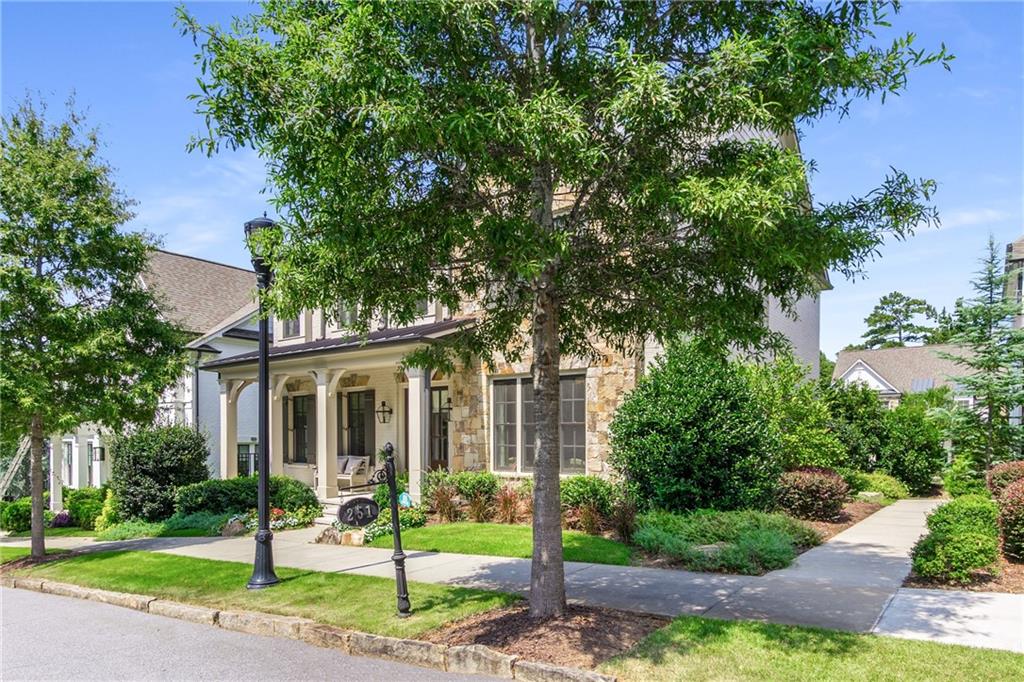 251 Chastain Park Drive NE