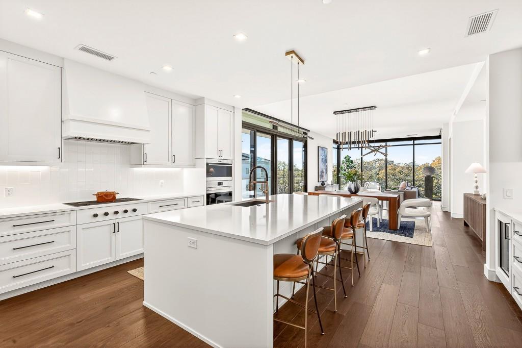 2520 Peachtree Road Unit 703