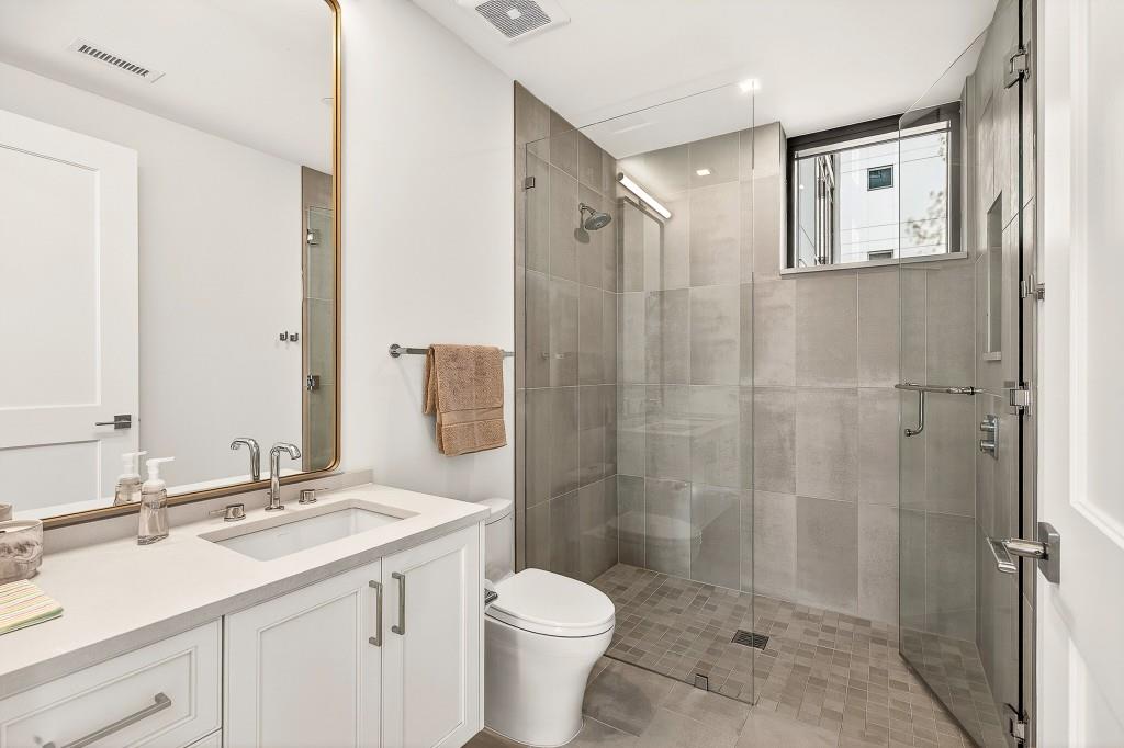 2520 Peachtree Road Unit 703