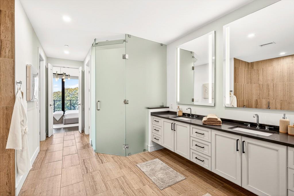 2520 Peachtree Road Unit 703