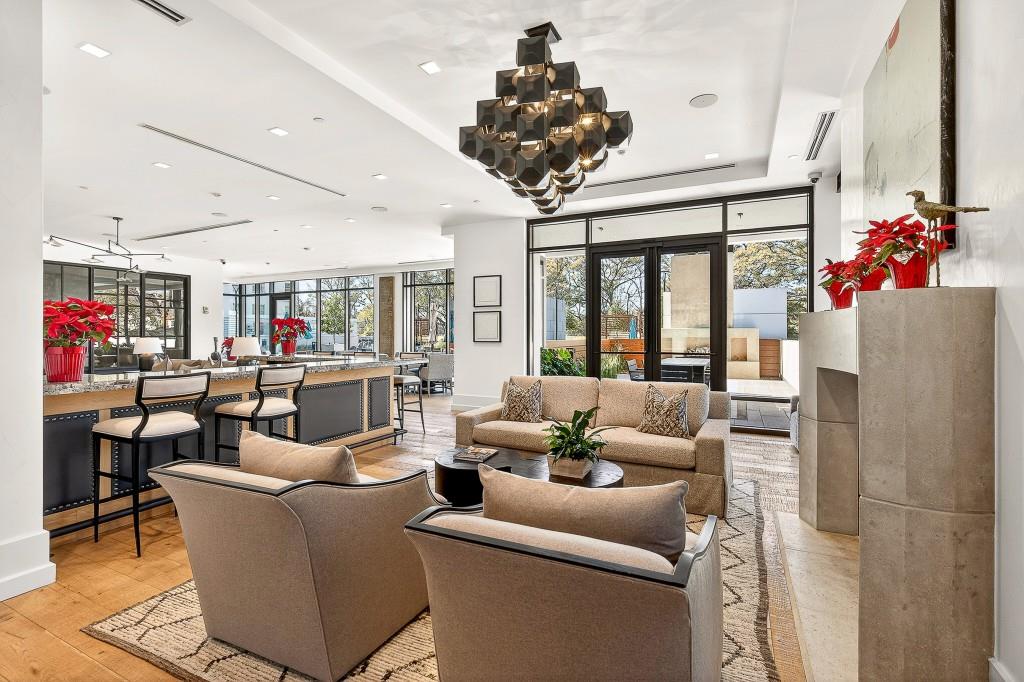 2520 Peachtree Road Unit 703