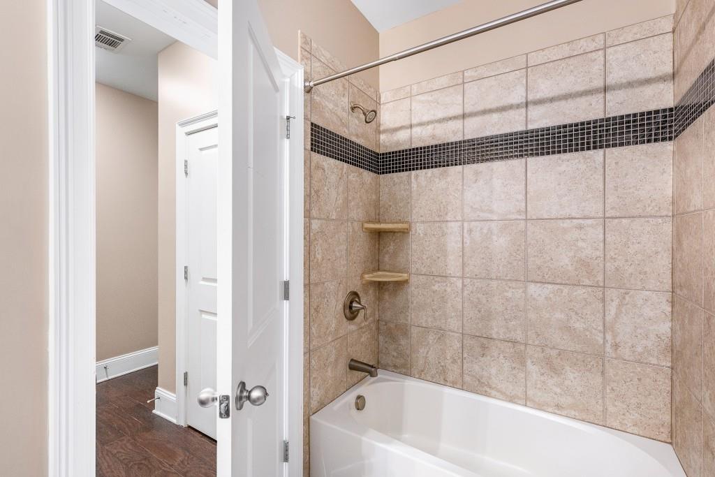 3634 Brookleigh Lane NE