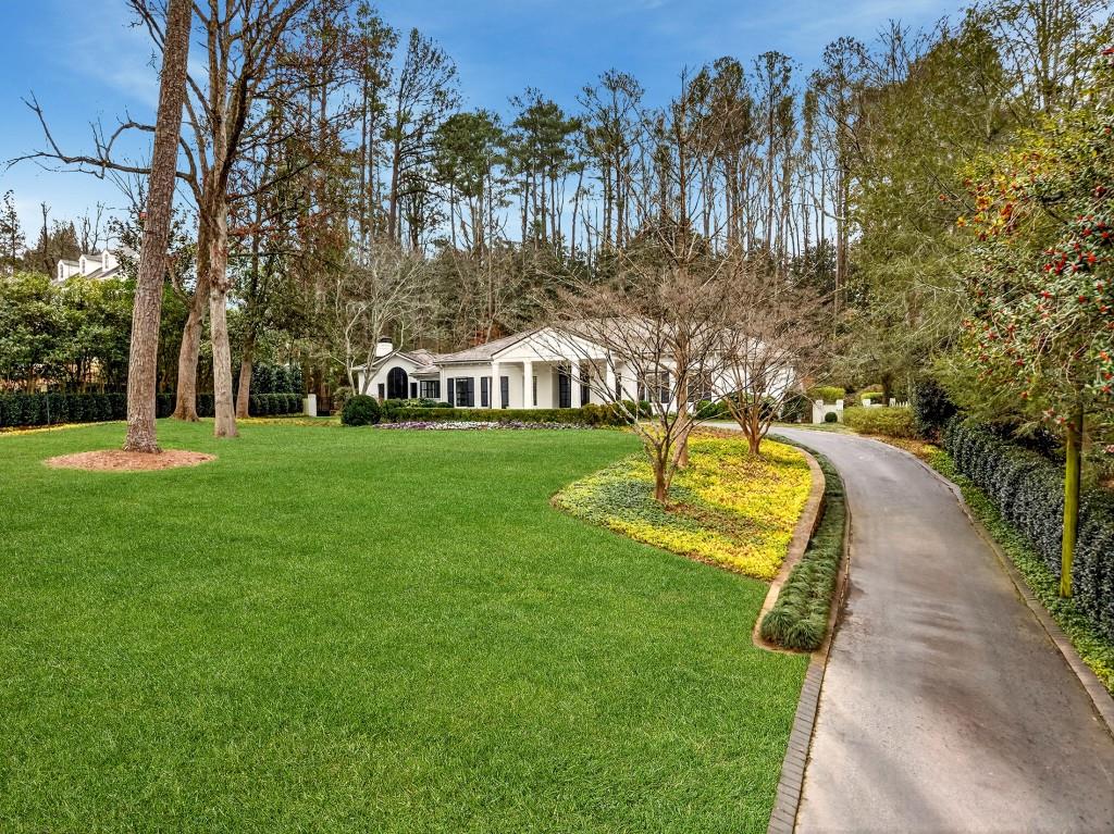 328 King Road NW
