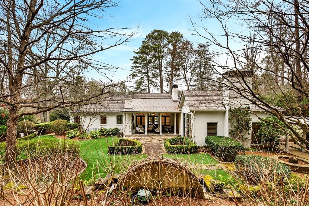 328 King Road NW