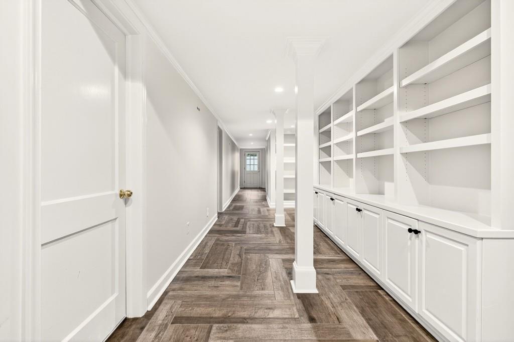 328 King Road NW