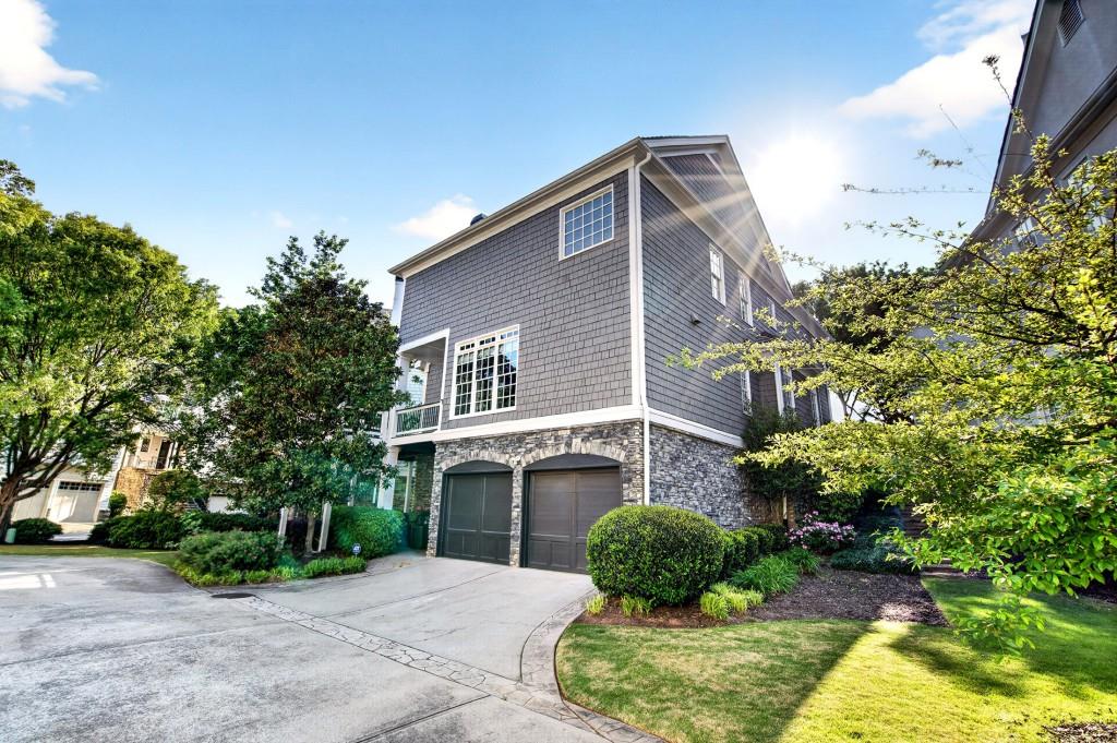 16 Conifer Circle NE