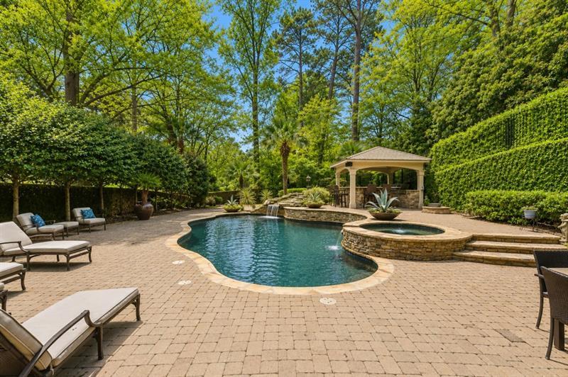 4966 Long Island Drive