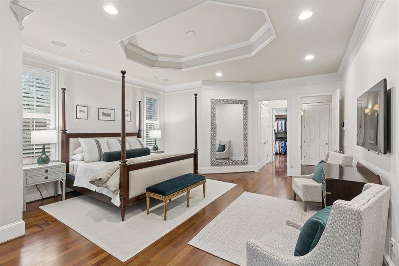 4966 Long Island Drive