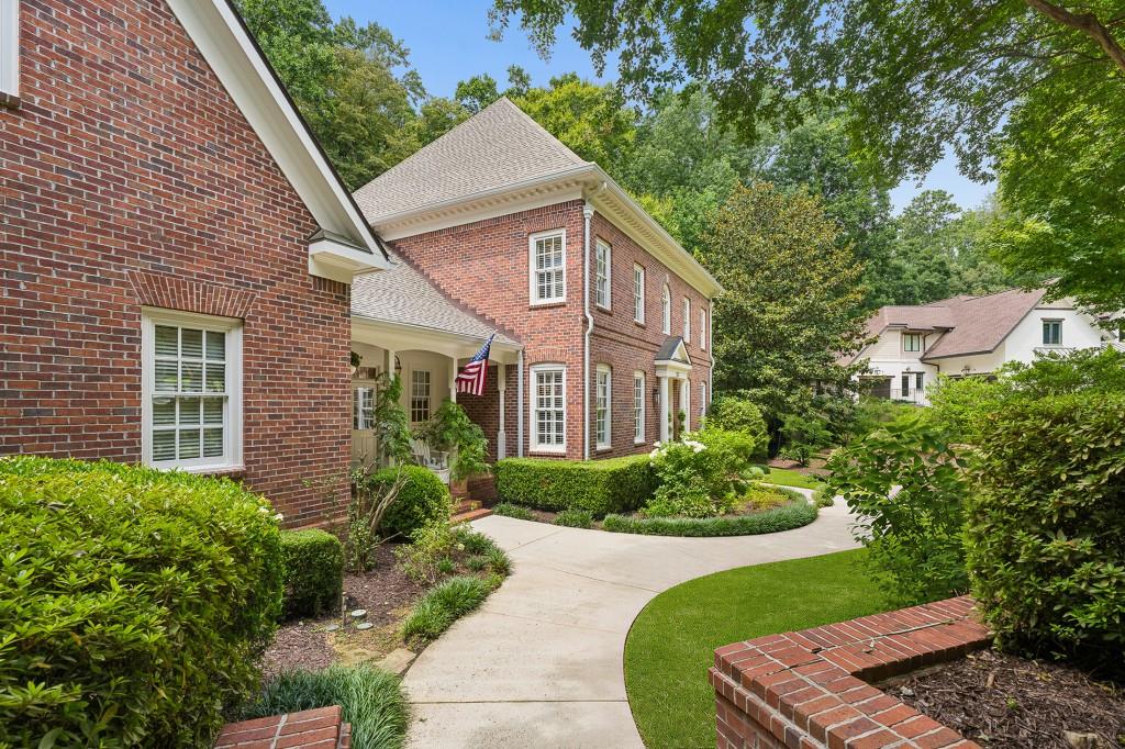 553 Bryn Mawr Lane NW