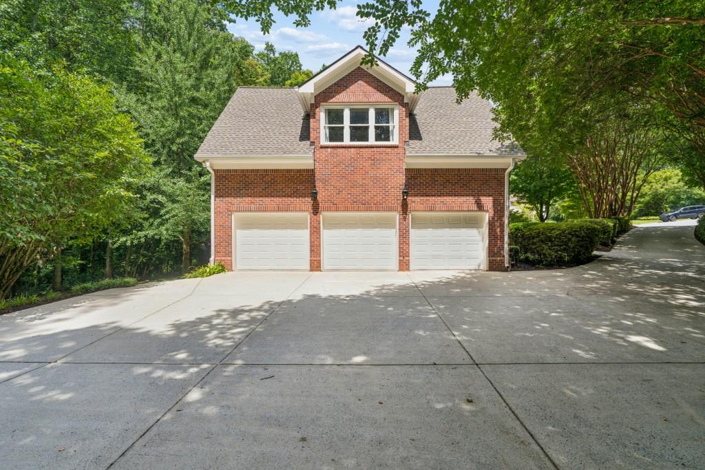 553 Bryn Mawr Lane NW