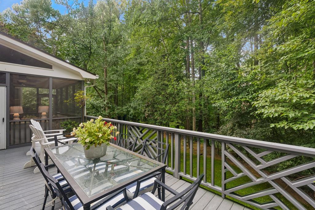 553 Bryn Mawr Lane NW