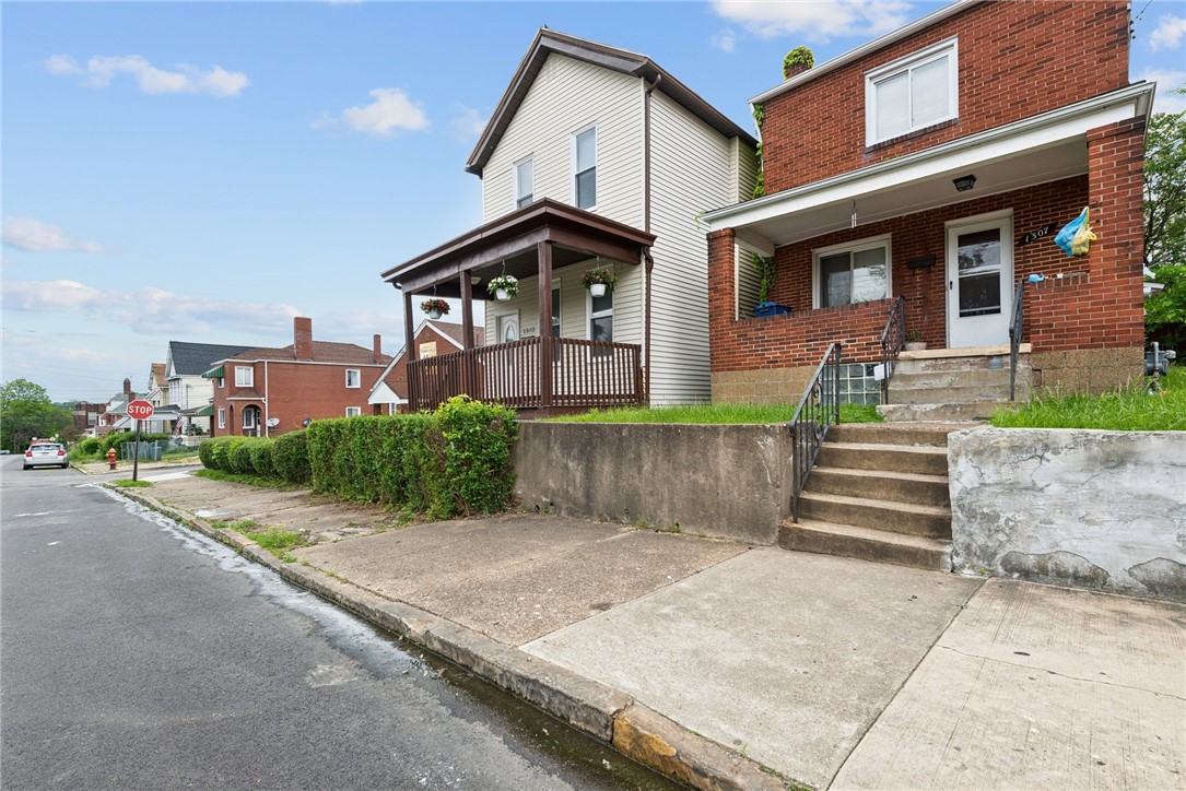 1305 Soles St