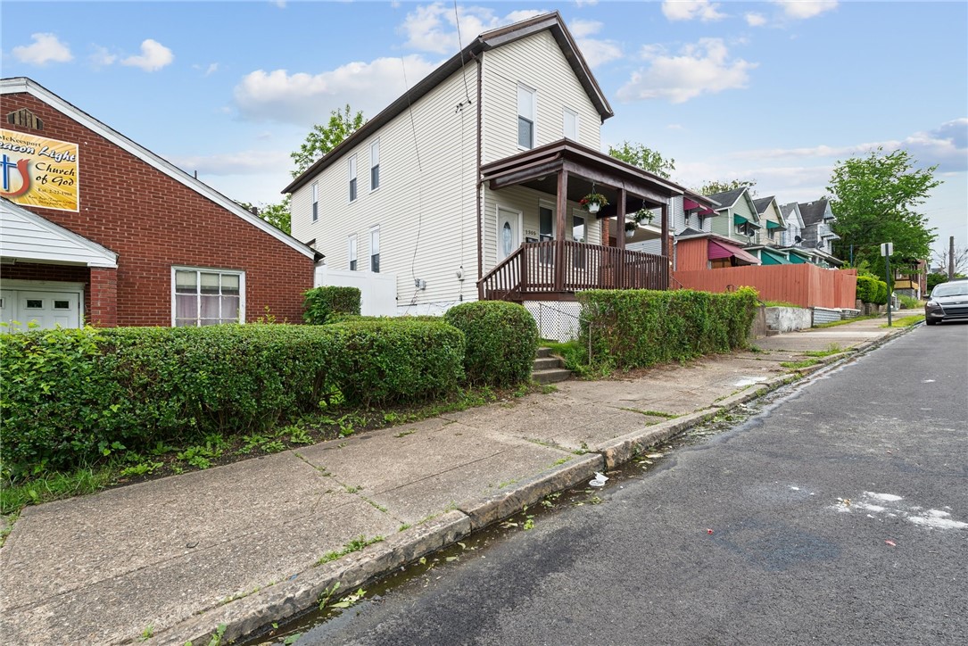 1305 Soles St