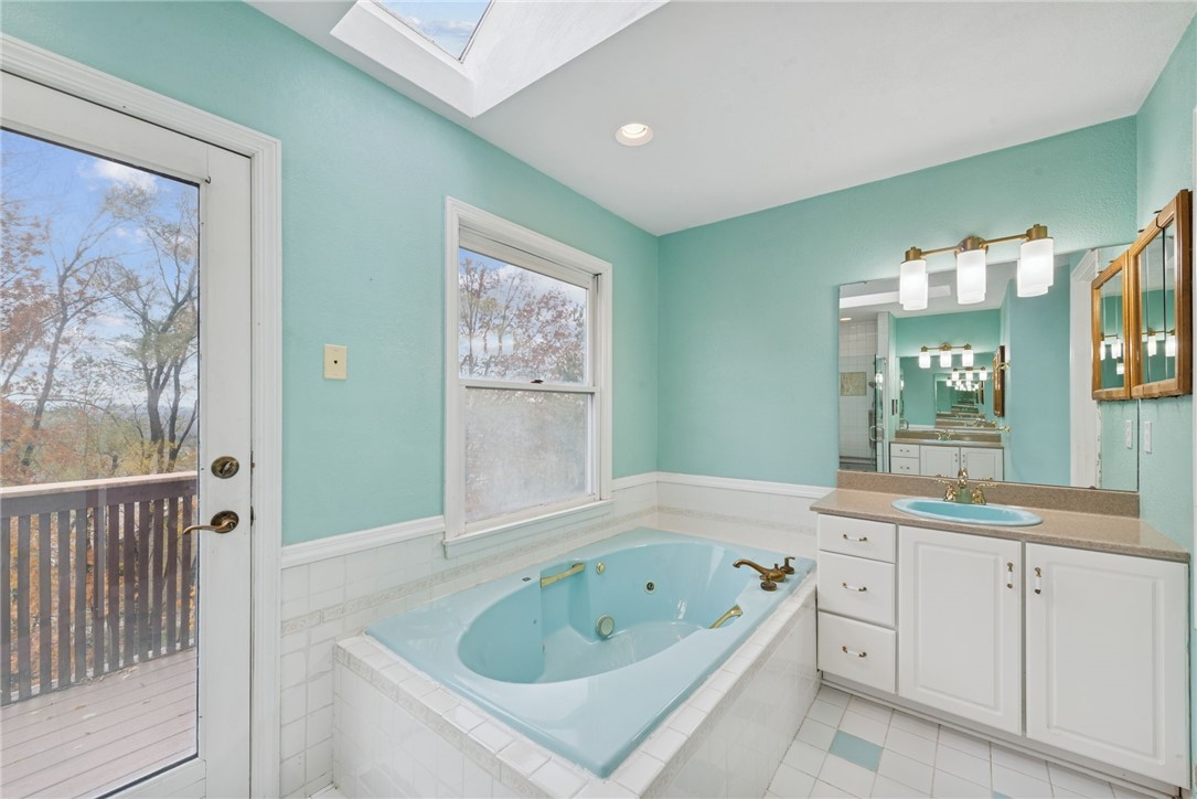 10 Thomas Jefferson Ct