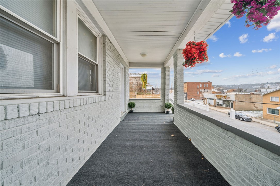 400 Broadway Ave