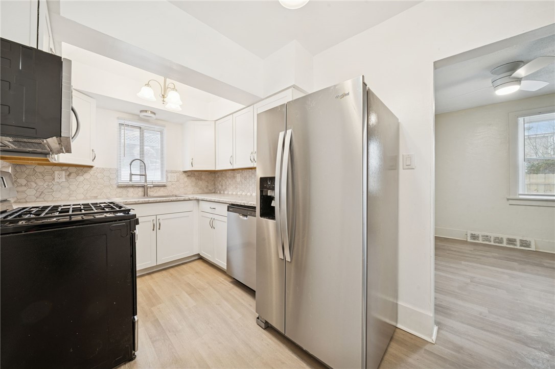 400 Broadway Ave