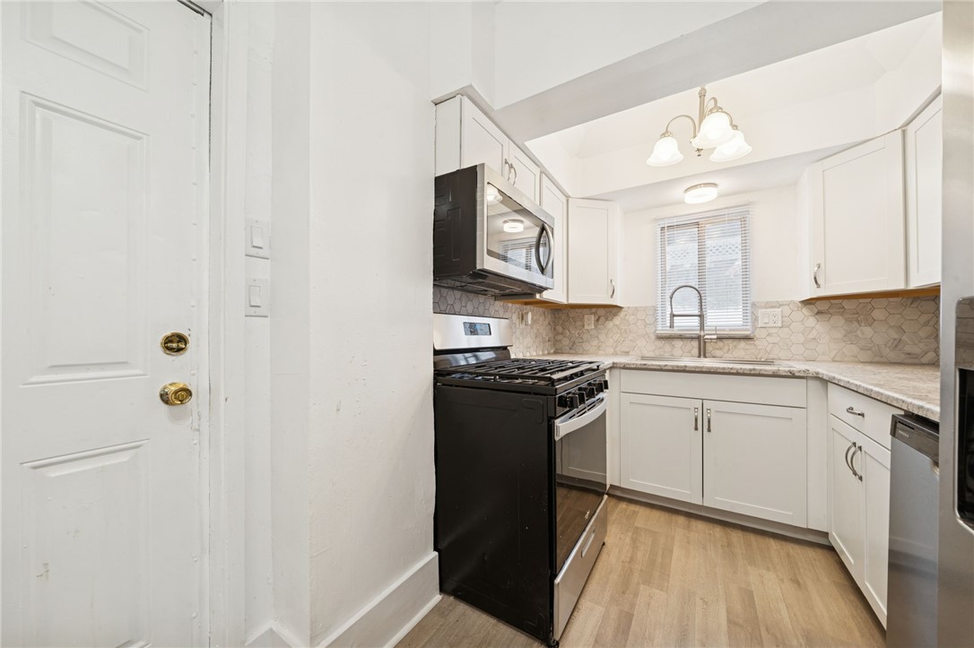 400 Broadway Ave