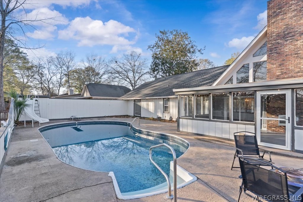 202 E Kingswood Drive