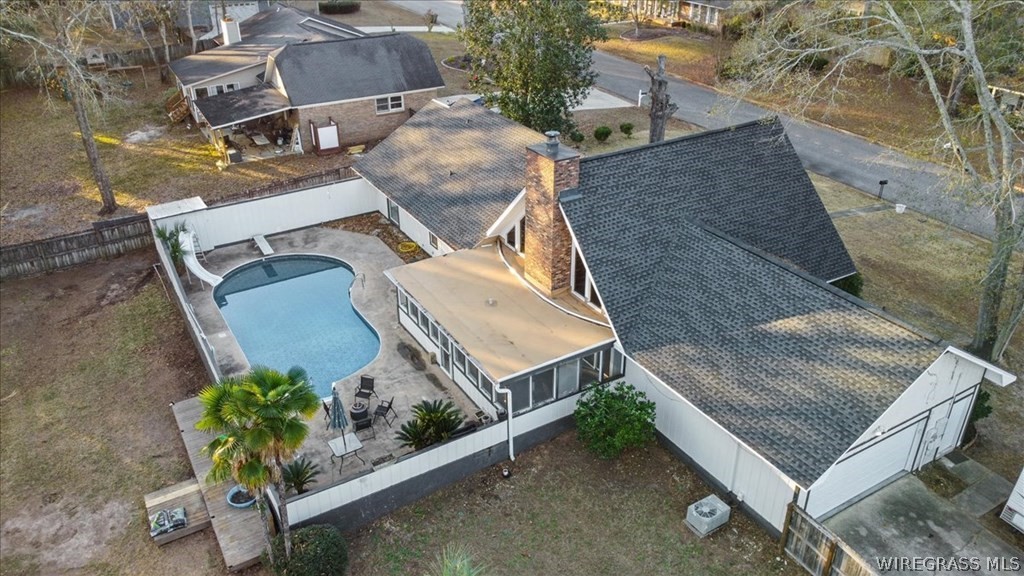 202 E Kingswood Drive