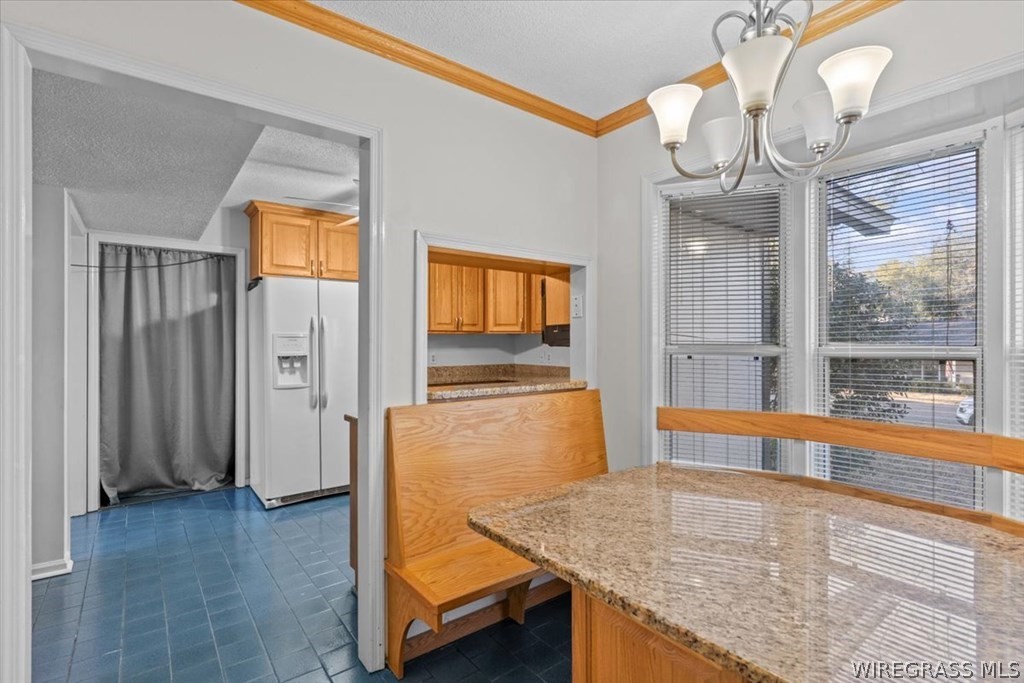 202 E Kingswood Drive