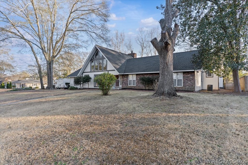 202 E Kingswood Drive