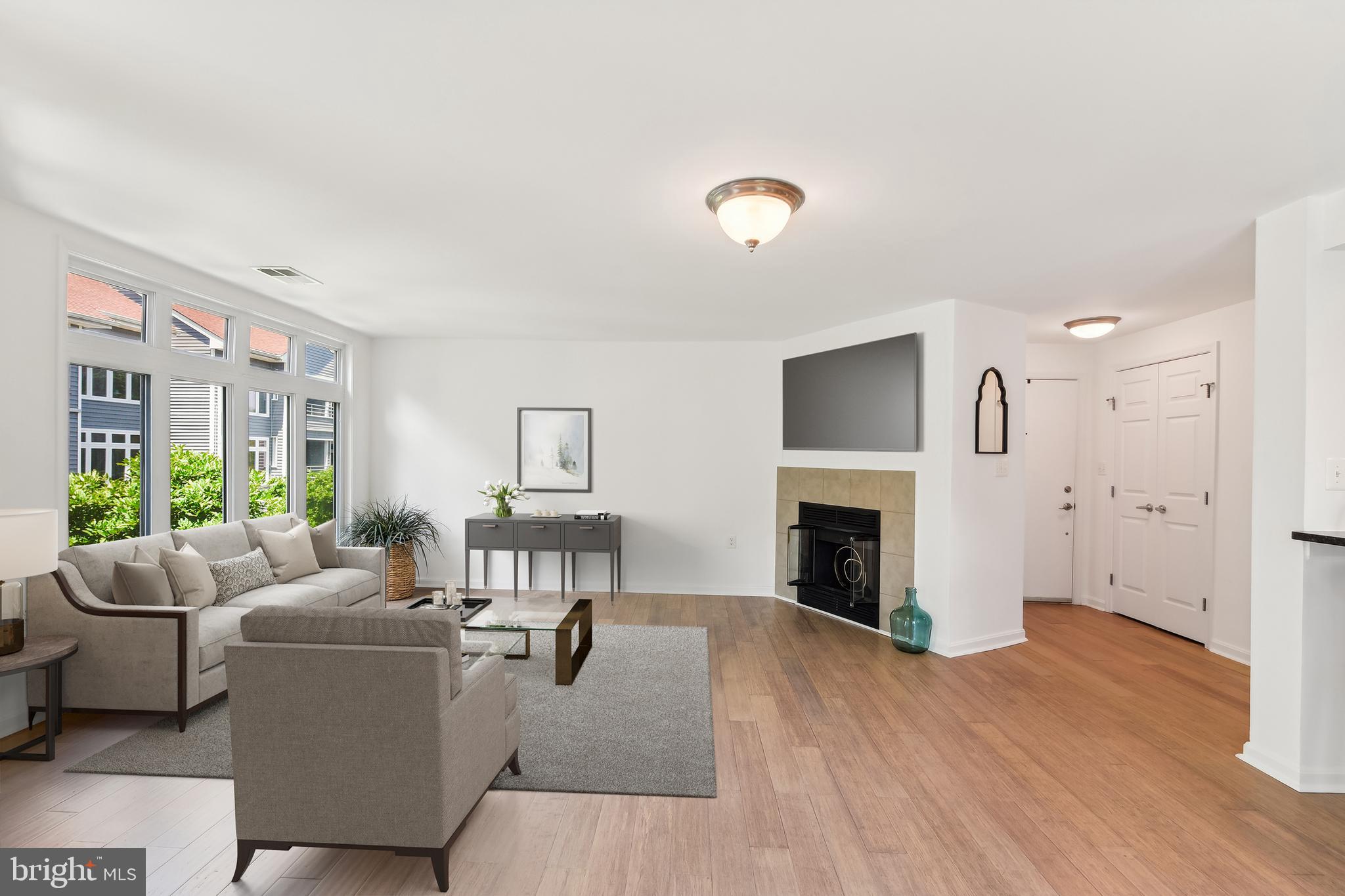 1119 Lake Heron Dr #2b