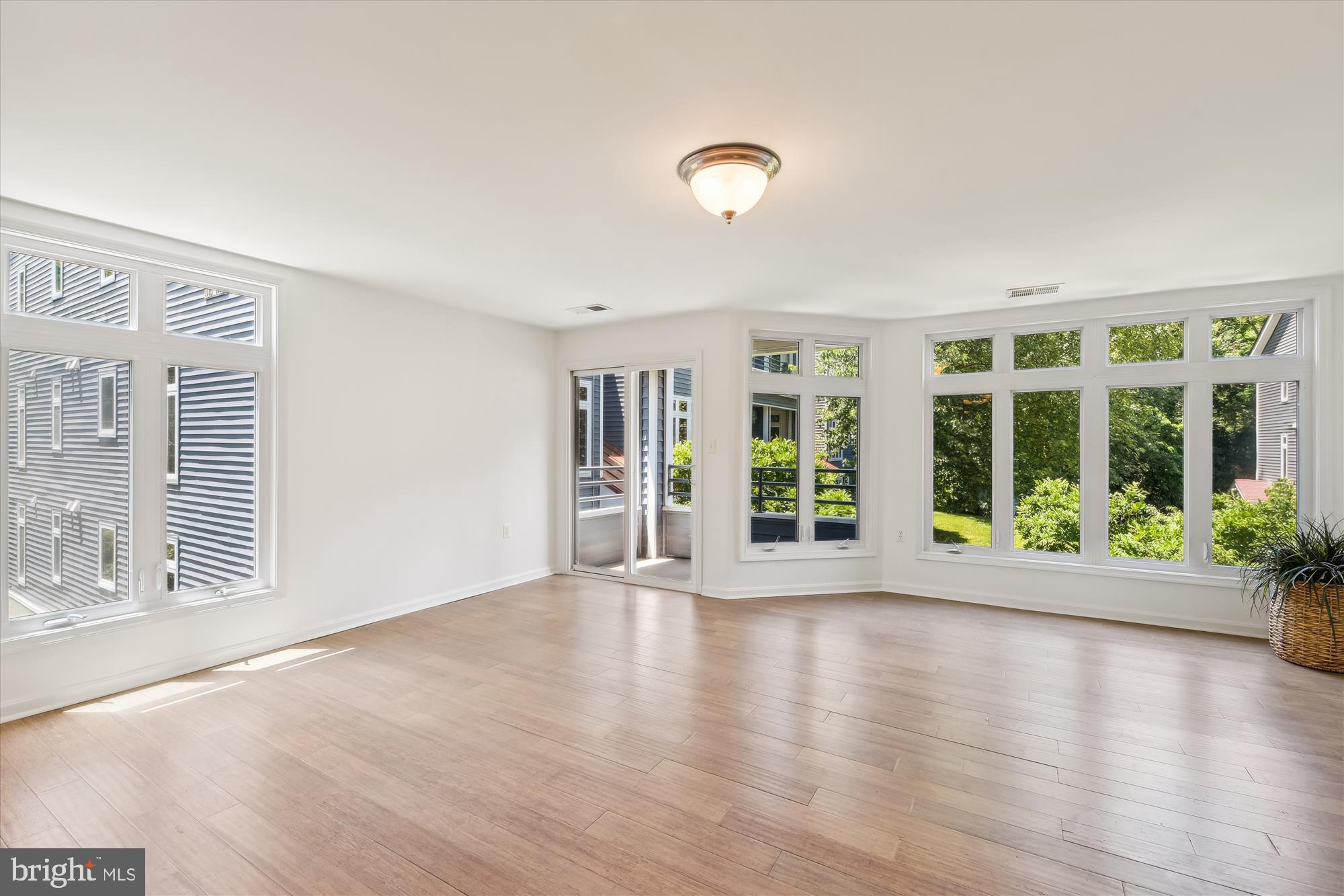 1119 Lake Heron Dr #2b