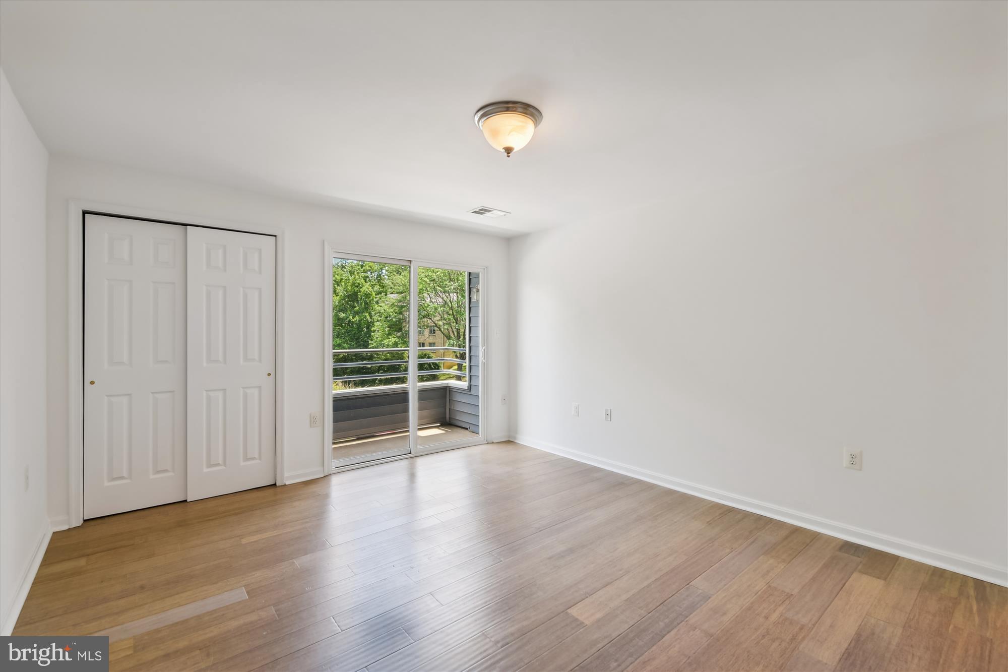 1119 Lake Heron Dr #2b