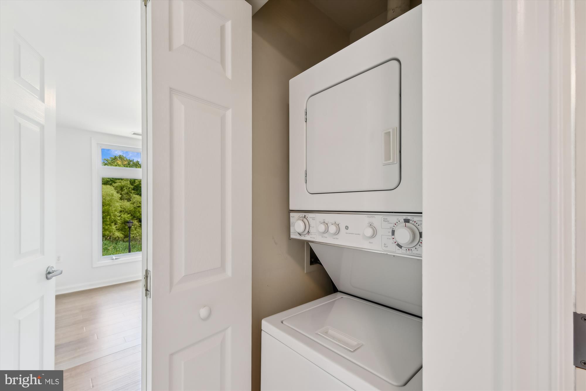 1119 Lake Heron Dr #2b