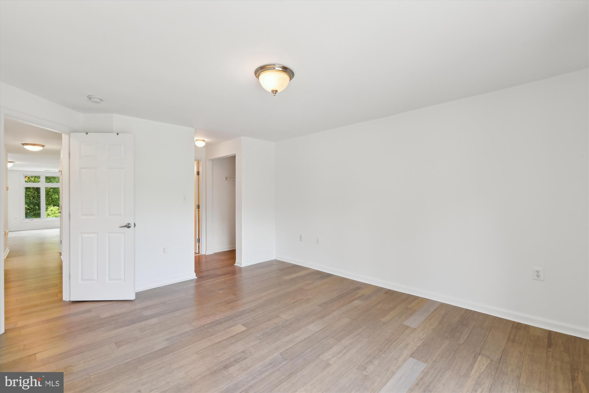 1119 Lake Heron Dr #2b